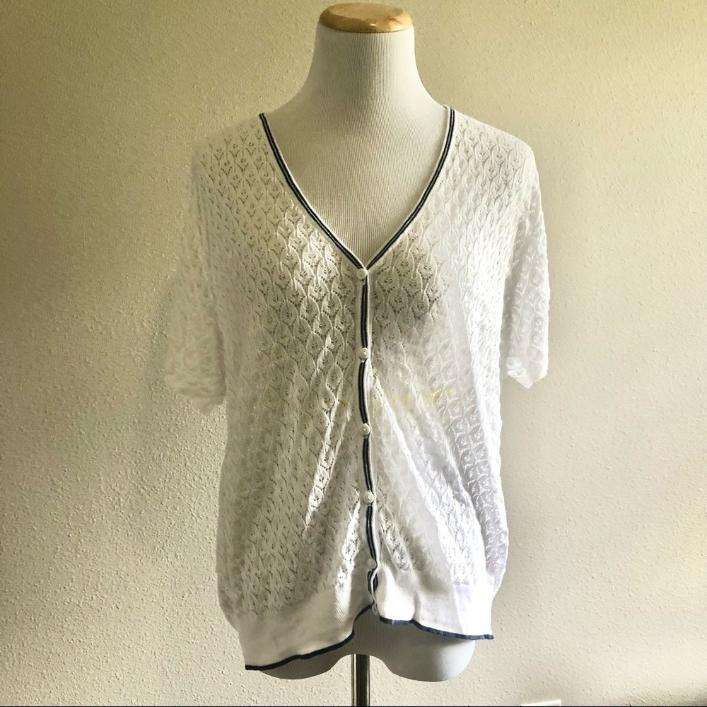 COPY - White knitted shirt sleeve sweater